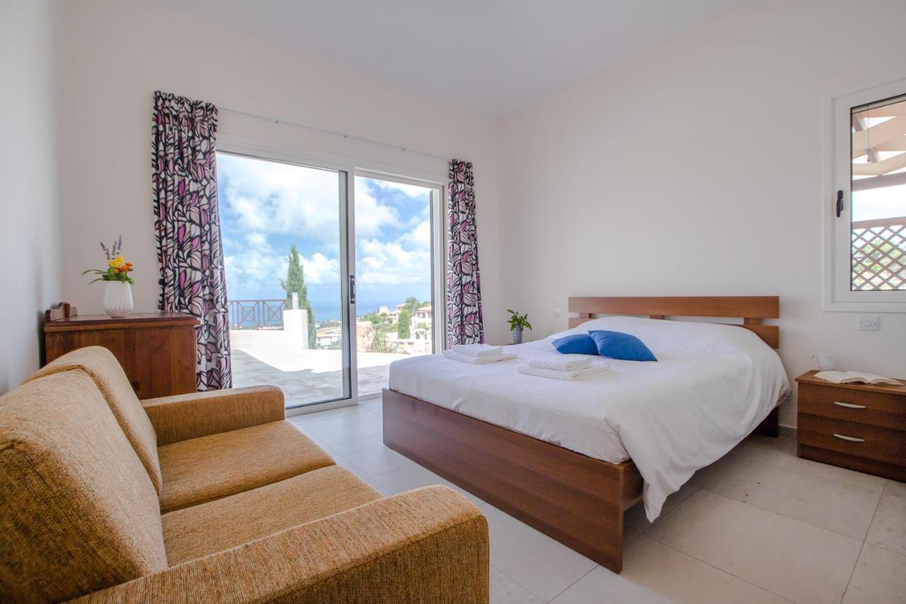 Resitour - Perneri Four Bedroom Villa Paphos Exterior photo